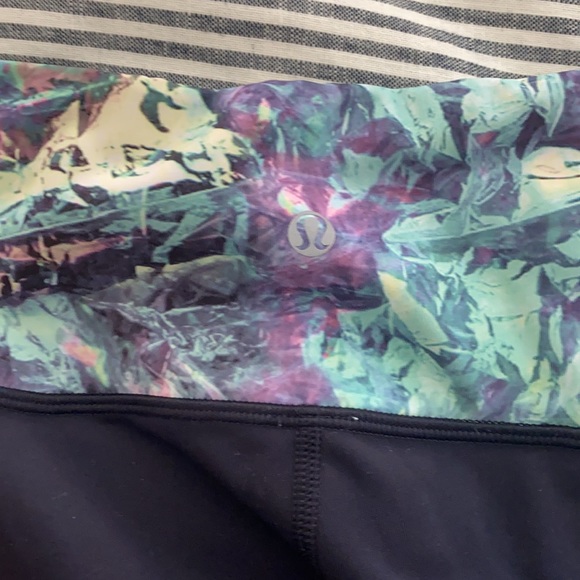 LUlulemmon leggings size 6 - Picture 3 of 3